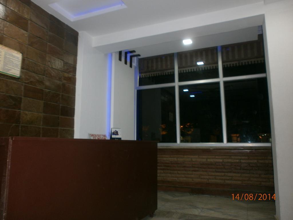 Hotel Safari Агра Экстерьер фото