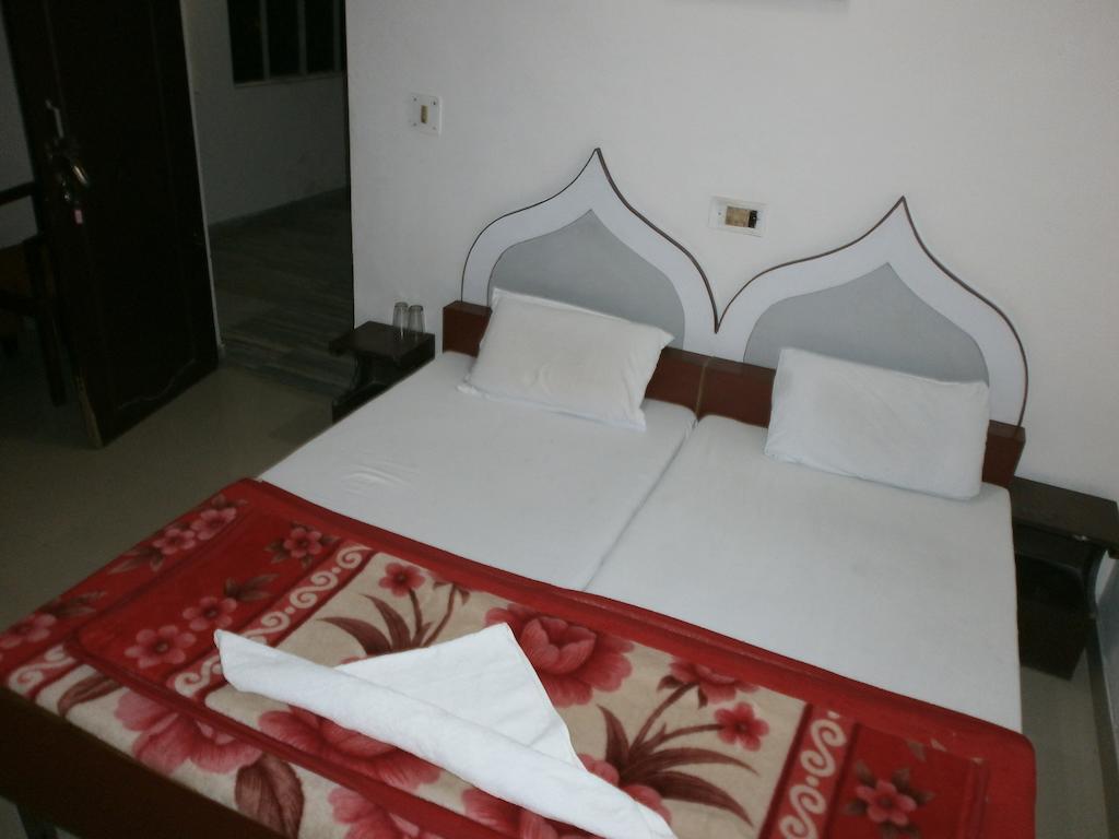 Hotel Safari Агра Экстерьер фото