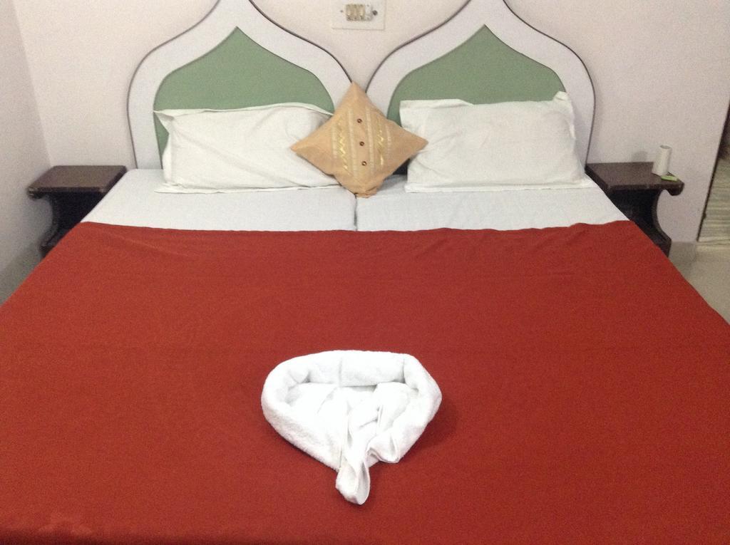Hotel Safari Агра Экстерьер фото
