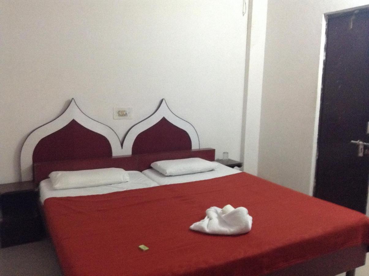 Hotel Safari Агра Экстерьер фото